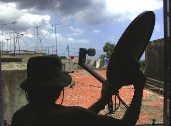 La Mala Instalación de Antenas Parabólicas Interfieren con la Señal de los Teléfonos Celulares