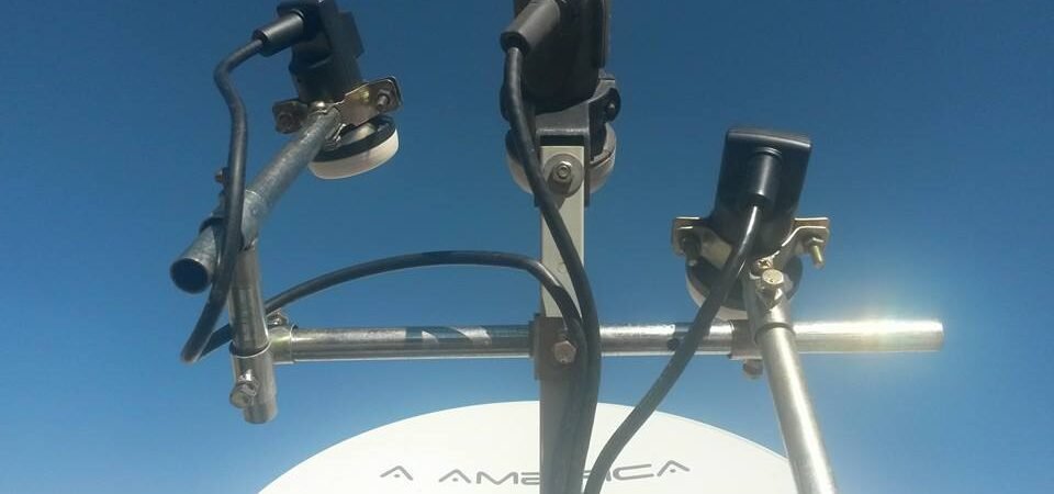 Kit Carona 87.2°w TKSAT-1, 71.8°w ARSAT-1 y 61.0°w Amazonas. En una antena de 60 cm Banda K.U.